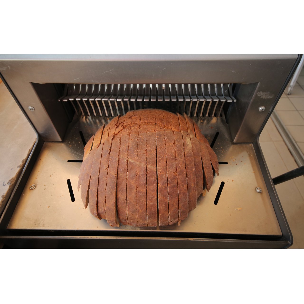 2000 GRAM EKŞİ MAYALI TAM BUĞDAY YUVARLAK MEŞE ODUN EKMEĞİ Dilimli